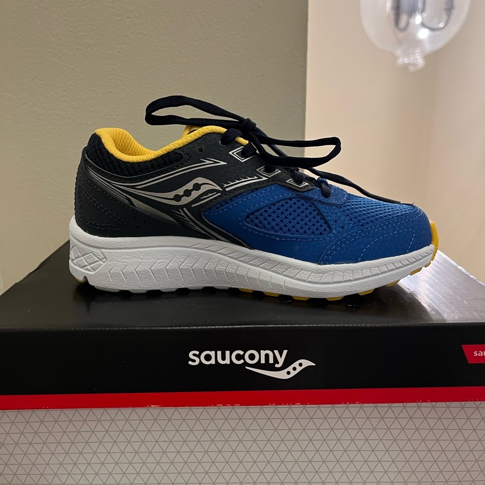 Boys saucony running shoe